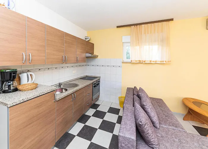 Amazing In Okrug Gornji Appartement *