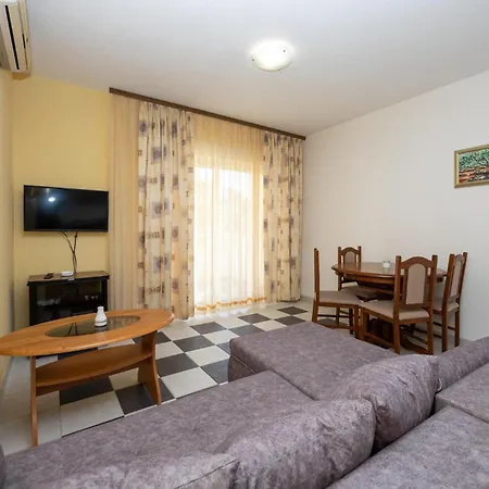 Amazing In Okrug Gornji