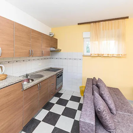 Amazing In Okrug Gornji דירה *