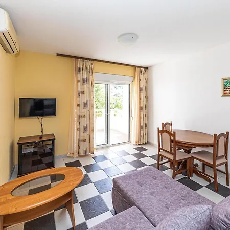 Amazing In Okrug Gornji