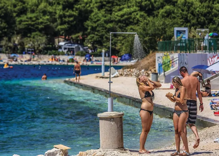 Apartment Amazing In Okrug Gornji Trogir